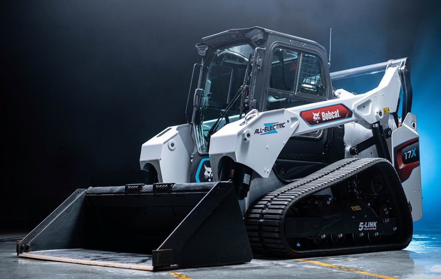 Bobcat T7X All-Electric Track Loader Wins Award in Spain